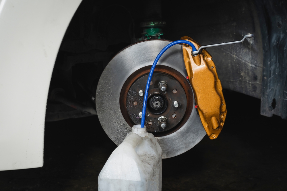 Tricks to bleeding brakes, Bleeding brakes by yourself, How to get air out of brake lines without bleeding, brake system, brake pads, right front, left rear, brake bleeder, fresh fluid, open reservoir, spongy brakes, right rear, different sequence, vehicle’s service manual, entire brake caliper, appropriate torque level, old brake fluid 